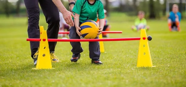 中超开幕：上海海港3-1山东泰山，武磊梅开二度