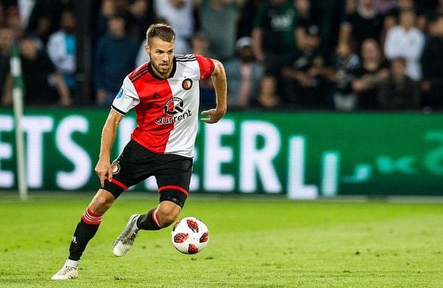 奠定坚实的 奠定坚实的